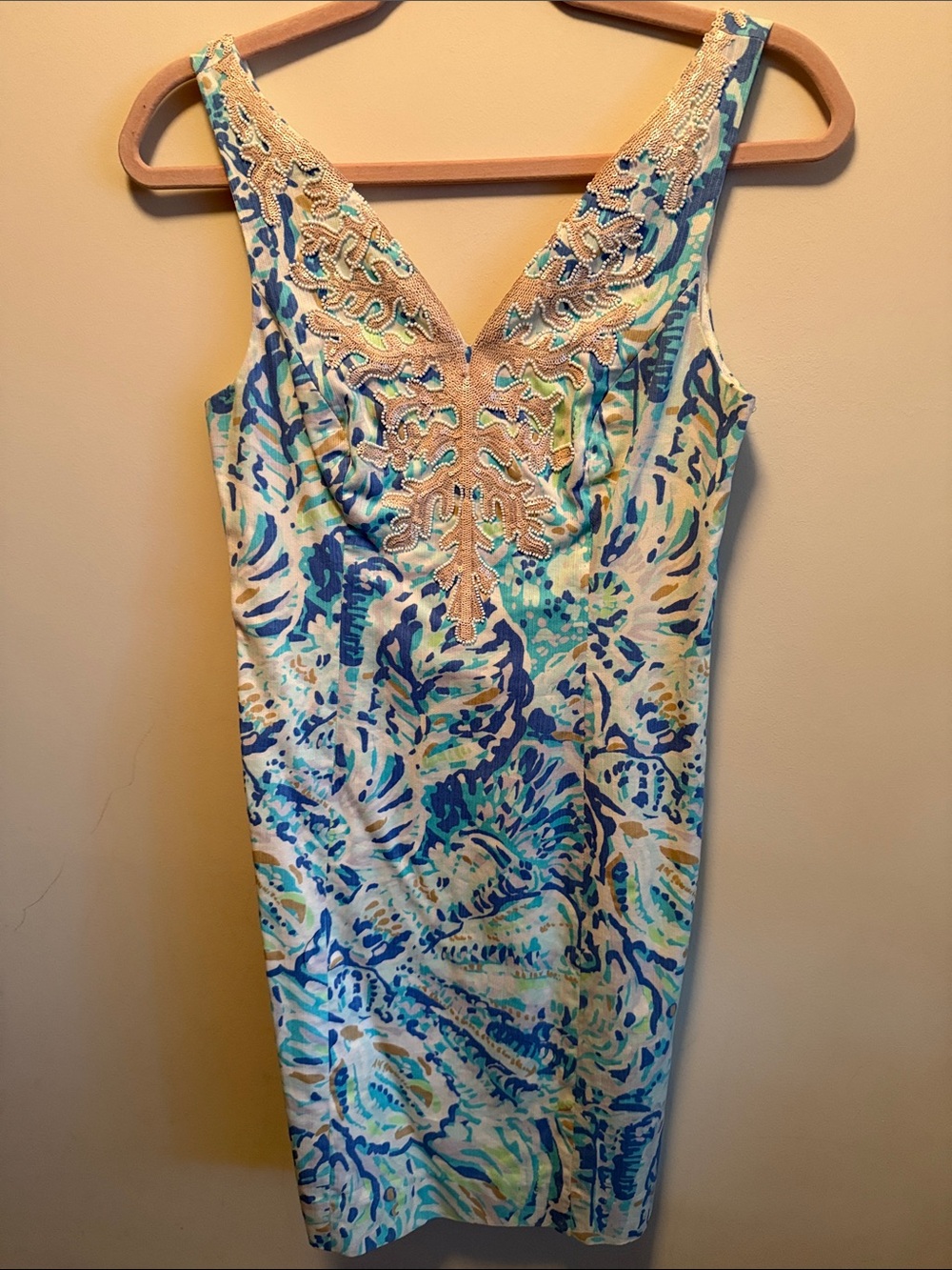 Lily Pulitzer Sleeveless V-Neck Blue & White Printed Sheath Dress